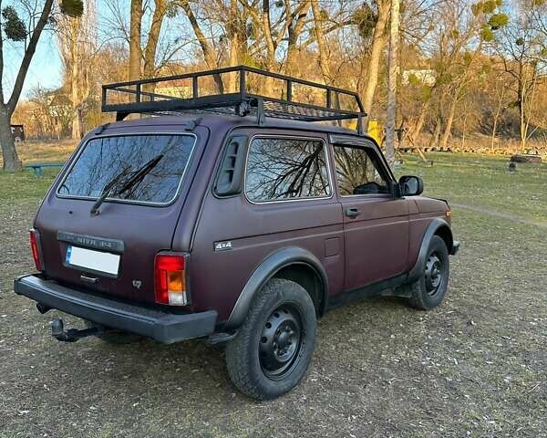 Красный ВАЗ 21213 Niva, объемом двигателя 1.69 л и пробегом 150 тыс. км за 2500 $, фото 8 на Automoto.ua