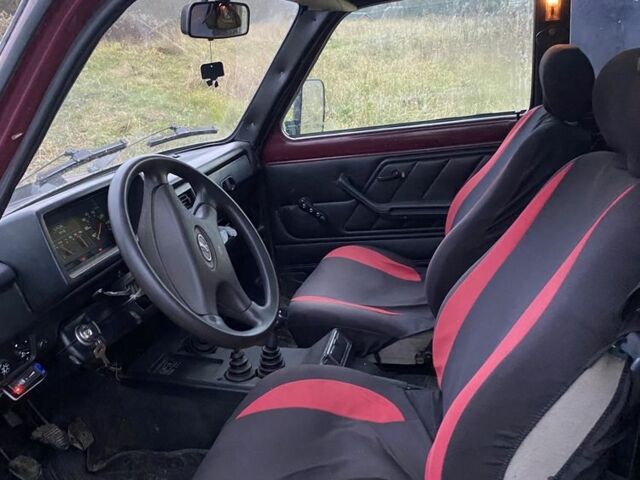 Красный ВАЗ 21213 Niva, объемом двигателя 1.7 л и пробегом 99 тыс. км за 2750 $, фото 4 на Automoto.ua