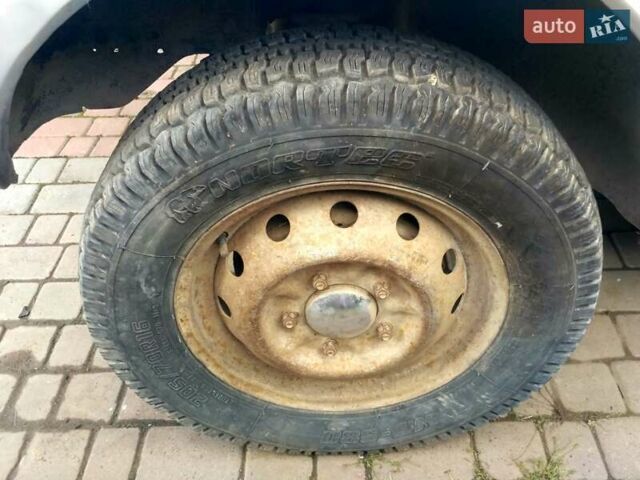 Красный ВАЗ 21213 Niva, объемом двигателя 1.7 л и пробегом 115 тыс. км за 1500 $, фото 4 на Automoto.ua