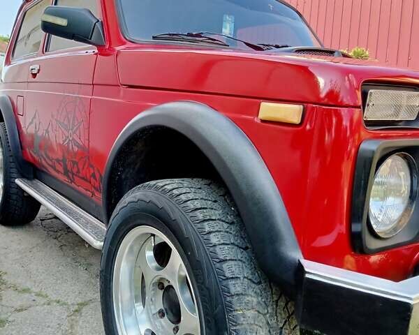 Червоний ВАЗ 21213 Niva, об'ємом двигуна 1.7 л та пробігом 200 тис. км за 2851 $, фото 9 на Automoto.ua