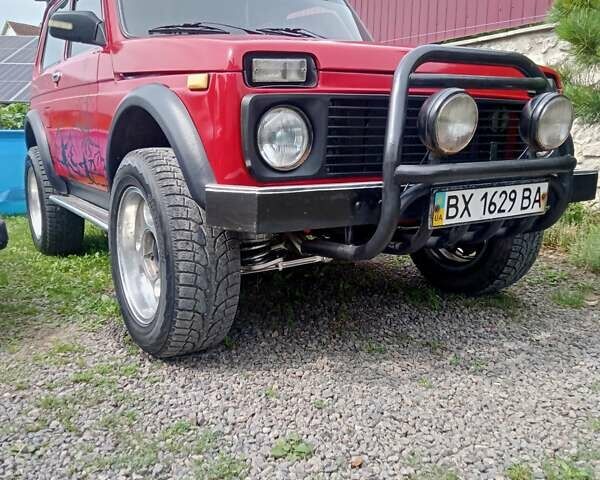 Червоний ВАЗ 21213 Niva, об'ємом двигуна 1.7 л та пробігом 200 тис. км за 2851 $, фото 90 на Automoto.ua