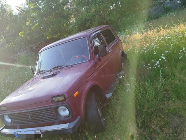 Красный ВАЗ 21213 Niva, объемом двигателя 1.7 л и пробегом 115 тыс. км за 2300 $, фото 4 на Automoto.ua