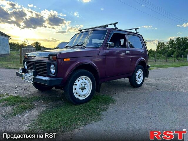 Красный ВАЗ 21213 Niva, объемом двигателя 1.7 л и пробегом 143 тыс. км за 3200 $, фото 1 на Automoto.ua
