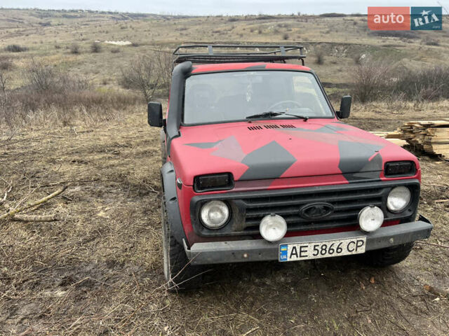 Красный ВАЗ 21213 Niva, объемом двигателя 1.7 л и пробегом 280 тыс. км за 3500 $, фото 1 на Automoto.ua