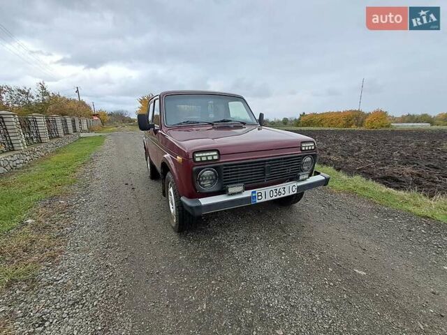 Красный ВАЗ 21213 Niva, объемом двигателя 1.69 л и пробегом 156 тыс. км за 3950 $, фото 8 на Automoto.ua