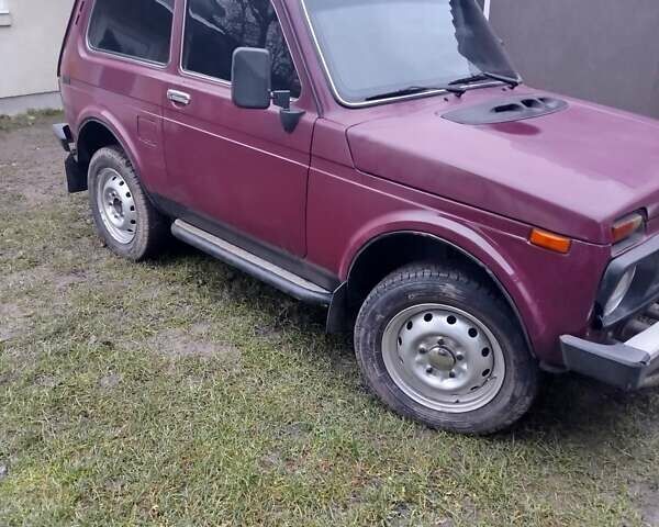 Червоний ВАЗ 21213 Niva, об'ємом двигуна 1.69 л та пробігом 140 тис. км за 2550 $, фото 5 на Automoto.ua