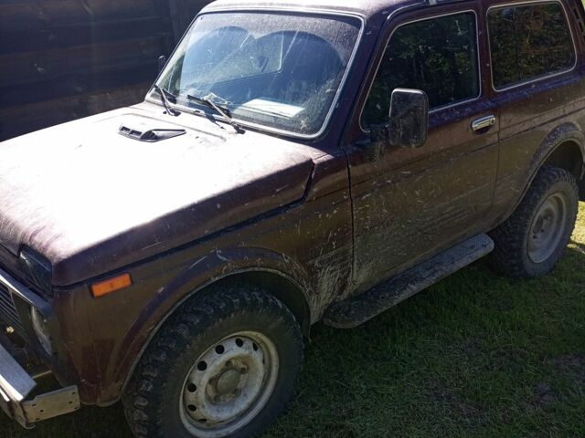 Красный ВАЗ 21213 Niva, объемом двигателя 1.6 л и пробегом 260 тыс. км за 2900 $, фото 4 на Automoto.ua