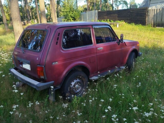 Красный ВАЗ 21213 Niva, объемом двигателя 1.7 л и пробегом 115 тыс. км за 2300 $, фото 1 на Automoto.ua