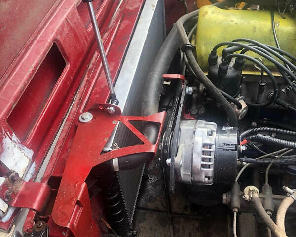 Красный ВАЗ 21213 Niva, объемом двигателя 1.7 л и пробегом 280 тыс. км за 3500 $, фото 4 на Automoto.ua