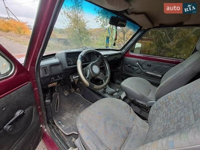 Красный ВАЗ 21213 Niva, объемом двигателя 1.69 л и пробегом 156 тыс. км за 3950 $, фото 13 на Automoto.ua