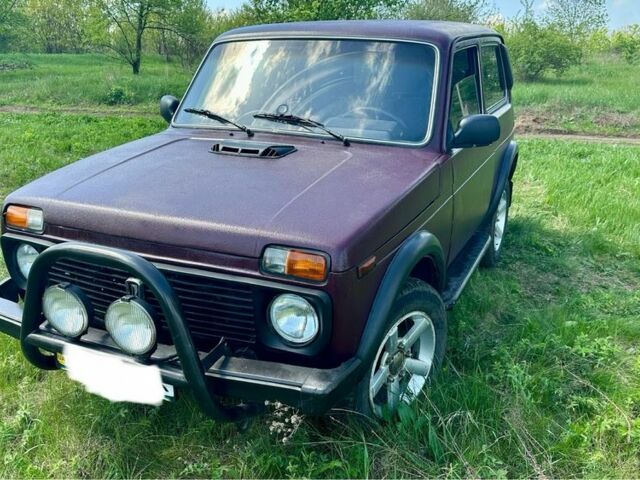 Красный ВАЗ 21213 Niva, объемом двигателя 0.17 л и пробегом 20 тыс. км за 2700 $, фото 1 на Automoto.ua