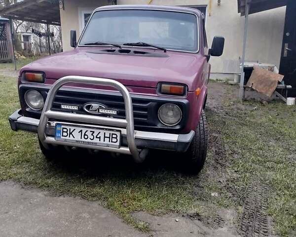 Червоний ВАЗ 21213 Niva, об'ємом двигуна 1.69 л та пробігом 140 тис. км за 2550 $, фото 7 на Automoto.ua