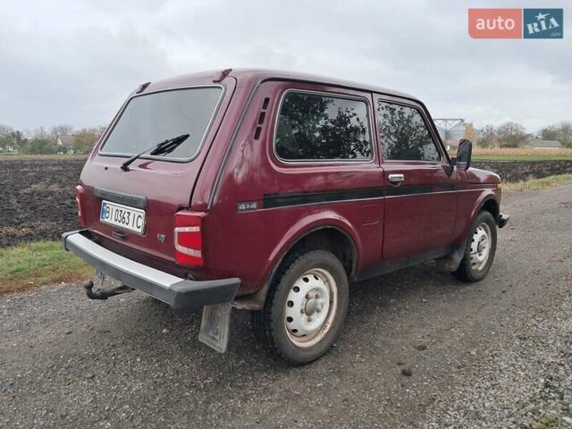 Красный ВАЗ 21213 Niva, объемом двигателя 1.69 л и пробегом 156 тыс. км за 3950 $, фото 4 на Automoto.ua