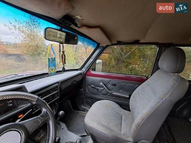 Красный ВАЗ 21213 Niva, объемом двигателя 1.69 л и пробегом 156 тыс. км за 3950 $, фото 10 на Automoto.ua