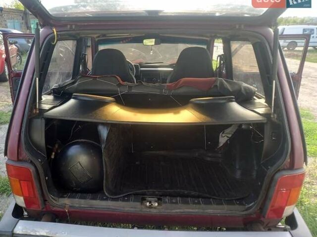 Червоний ВАЗ 21213 Niva, об'ємом двигуна 1.7 л та пробігом 173 тис. км за 2800 $, фото 5 на Automoto.ua