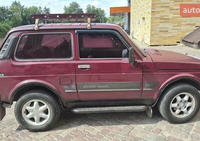 Красный ВАЗ 21213 Niva, объемом двигателя 1.57 л и пробегом 145 тыс. км за 2000 $, фото 3 на Automoto.ua