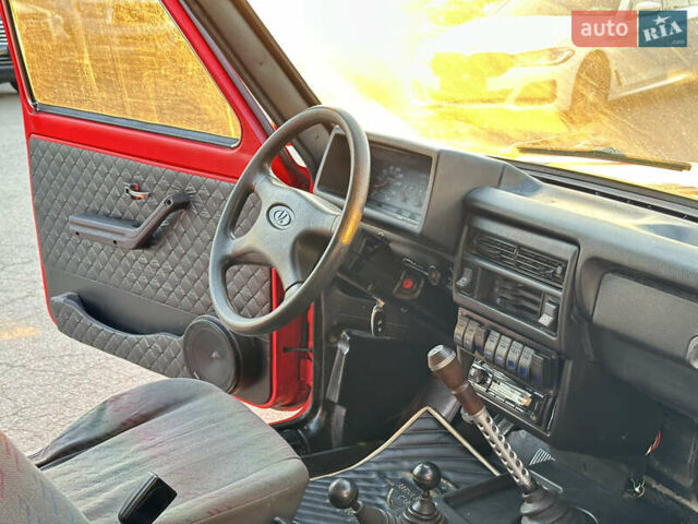 Красный ВАЗ 21213 Niva, объемом двигателя 1.7 л и пробегом 131 тыс. км за 5200 $, фото 17 на Automoto.ua