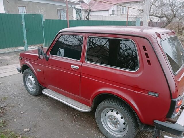 Красный ВАЗ 21213 Niva, объемом двигателя 1.7 л и пробегом 70 тыс. км за 3000 $, фото 4 на Automoto.ua