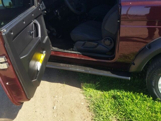 Красный ВАЗ 21213 Niva, объемом двигателя 1.7 л и пробегом 200 тыс. км за 4300 $, фото 6 на Automoto.ua