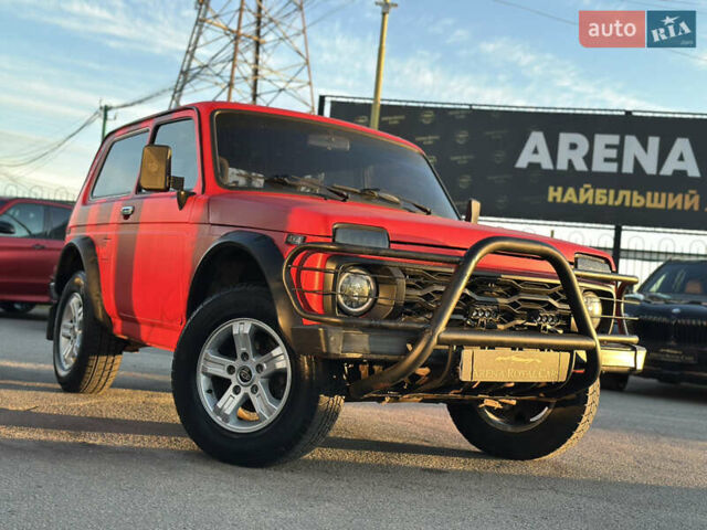 Красный ВАЗ 21213 Niva, объемом двигателя 1.7 л и пробегом 131 тыс. км за 5200 $, фото 2 на Automoto.ua