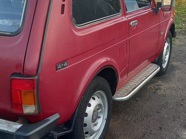 Красный ВАЗ 21213 Niva, объемом двигателя 1.7 л и пробегом 140 тыс. км за 2700 $, фото 4 на Automoto.ua