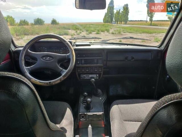 Красный ВАЗ 21213 Niva, объемом двигателя 1.69 л и пробегом 135 тыс. км за 3400 $, фото 18 на Automoto.ua