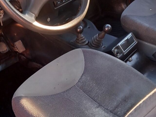 Красный ВАЗ 21213 Niva, объемом двигателя 1.7 л и пробегом 140 тыс. км за 2700 $, фото 5 на Automoto.ua