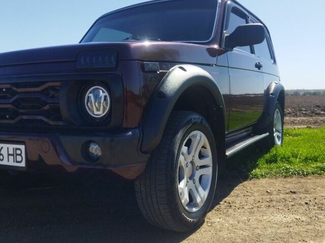 Красный ВАЗ 21213 Niva, объемом двигателя 1.7 л и пробегом 200 тыс. км за 4300 $, фото 7 на Automoto.ua