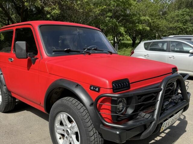 Красный ВАЗ 21213 Niva, объемом двигателя 1.7 л и пробегом 130 тыс. км за 4500 $, фото 2 на Automoto.ua