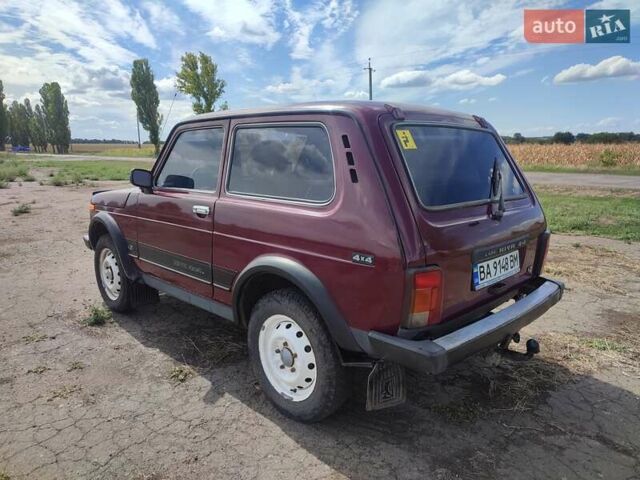 Красный ВАЗ 21213 Niva, объемом двигателя 1.69 л и пробегом 135 тыс. км за 3400 $, фото 3 на Automoto.ua