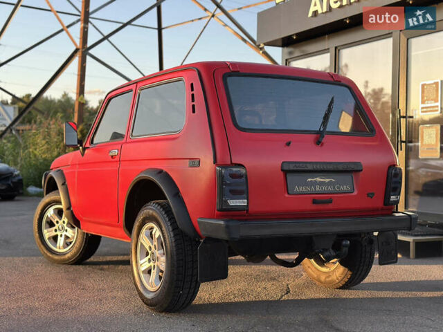 Красный ВАЗ 21213 Niva, объемом двигателя 1.7 л и пробегом 131 тыс. км за 5200 $, фото 3 на Automoto.ua