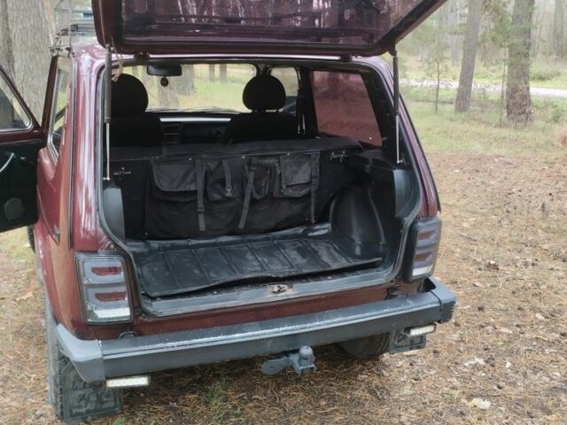 Червоний ВАЗ 21213 Niva, об'ємом двигуна 1.7 л та пробігом 134 тис. км за 3500 $, фото 9 на Automoto.ua