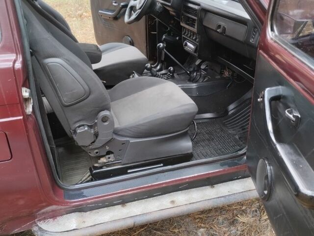 Червоний ВАЗ 21213 Niva, об'ємом двигуна 1.7 л та пробігом 134 тис. км за 3500 $, фото 12 на Automoto.ua