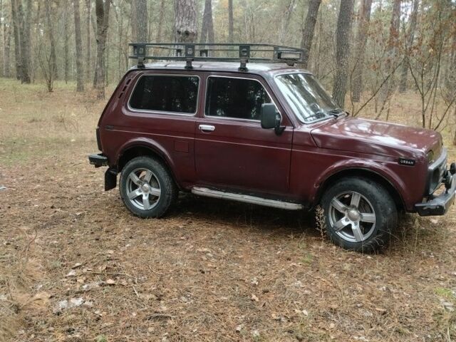 Червоний ВАЗ 21213 Niva, об'ємом двигуна 1.7 л та пробігом 134 тис. км за 3500 $, фото 2 на Automoto.ua