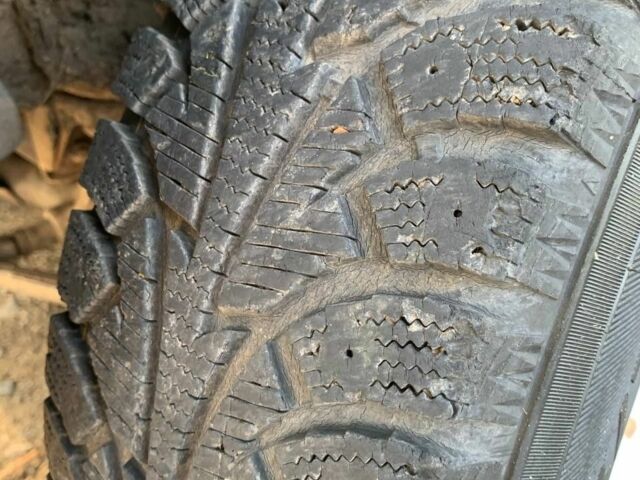 Желтый ВАЗ 21213 Niva, объемом двигателя 1.7 л и пробегом 200 тыс. км за 2300 $, фото 5 на Automoto.ua