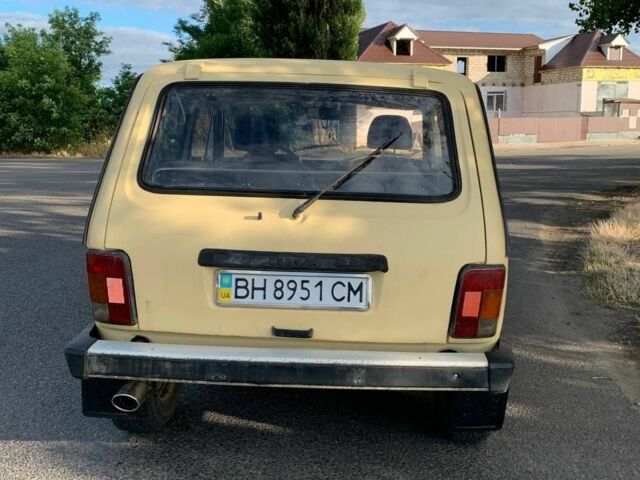 Желтый ВАЗ 21213 Niva, объемом двигателя 1.7 л и пробегом 200 тыс. км за 2300 $, фото 2 на Automoto.ua