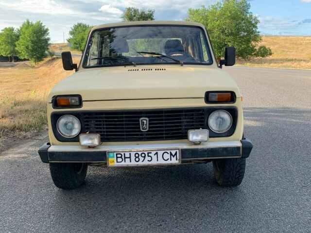 Желтый ВАЗ 21213 Niva, объемом двигателя 1.7 л и пробегом 200 тыс. км за 2300 $, фото 1 на Automoto.ua