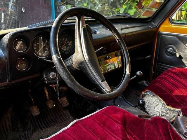 Желтый ВАЗ 21213 Niva, объемом двигателя 1.6 л и пробегом 118 тыс. км за 2500 $, фото 8 на Automoto.ua