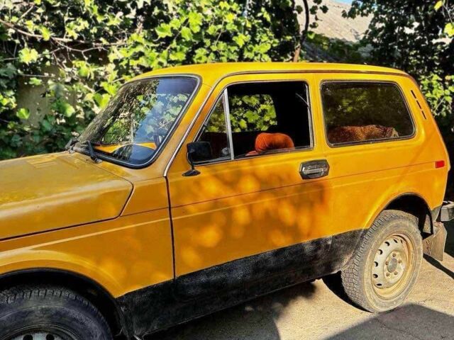 Желтый ВАЗ 21213 Niva, объемом двигателя 1.6 л и пробегом 118 тыс. км за 2500 $, фото 1 на Automoto.ua