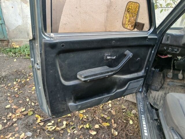 Серый ВАЗ 21213 Niva, объемом двигателя 0 л и пробегом 1000 тыс. км за 3500 $, фото 8 на Automoto.ua