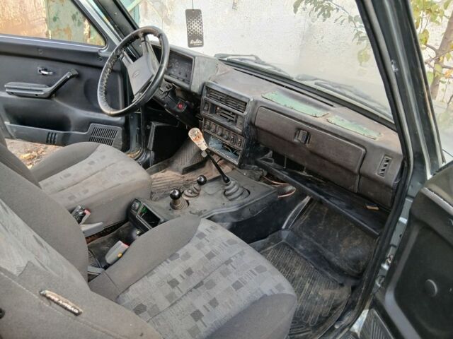 Серый ВАЗ 21213 Niva, объемом двигателя 0 л и пробегом 1000 тыс. км за 3500 $, фото 12 на Automoto.ua