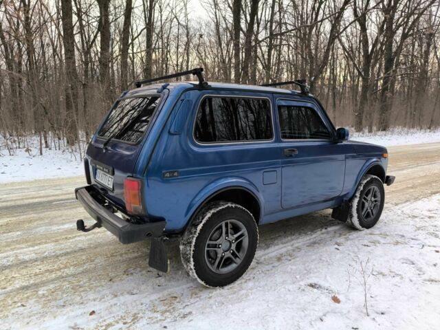 Синий ВАЗ 21213 Niva, объемом двигателя 1.7 л и пробегом 222 тыс. км за 4100 $, фото 2 на Automoto.ua