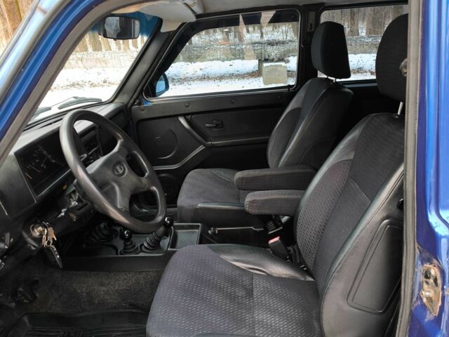 Синий ВАЗ 21213 Niva, объемом двигателя 1.7 л и пробегом 222 тыс. км за 4100 $, фото 12 на Automoto.ua
