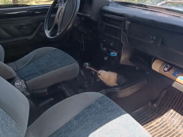 Синій ВАЗ 21213 Niva, об'ємом двигуна 1.7 л та пробігом 170 тис. км за 2300 $, фото 4 на Automoto.ua