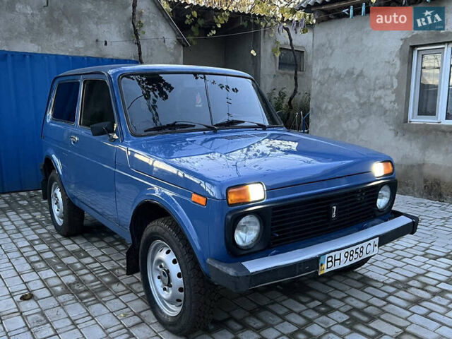 Синий ВАЗ 21213 Niva, объемом двигателя 1.7 л и пробегом 228 тыс. км за 3450 $, фото 1 на Automoto.ua