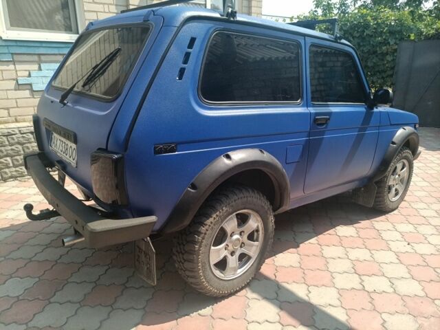 Синий ВАЗ 21213 Niva, объемом двигателя 1.7 л и пробегом 105 тыс. км за 3600 $, фото 4 на Automoto.ua