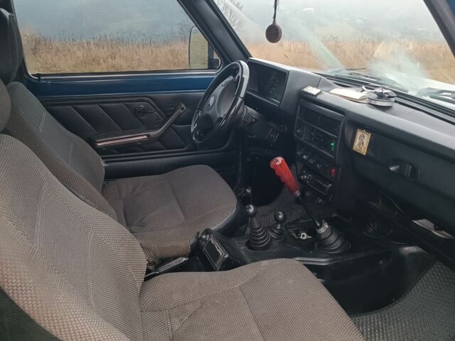 Синий ВАЗ 21213 Niva, объемом двигателя 1.7 л и пробегом 173 тыс. км за 3300 $, фото 6 на Automoto.ua