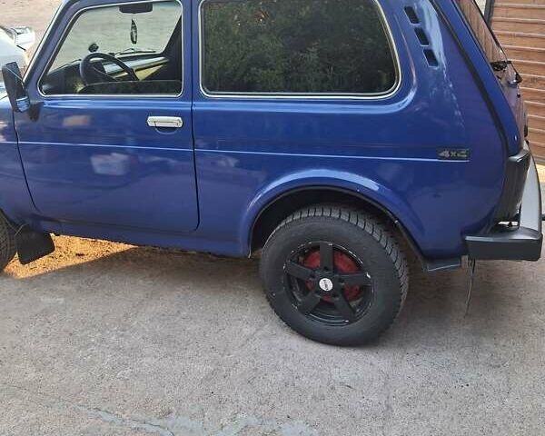 Синий ВАЗ 21213 Niva, объемом двигателя 1.6 л и пробегом 180 тыс. км за 4500 $, фото 19 на Automoto.ua