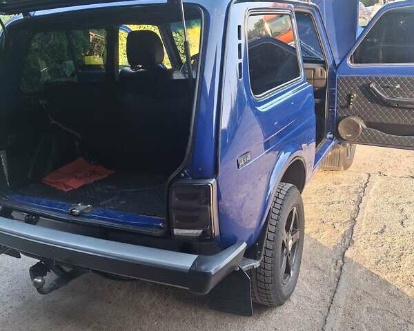 Синий ВАЗ 21213 Niva, объемом двигателя 1.6 л и пробегом 180 тыс. км за 4500 $, фото 11 на Automoto.ua