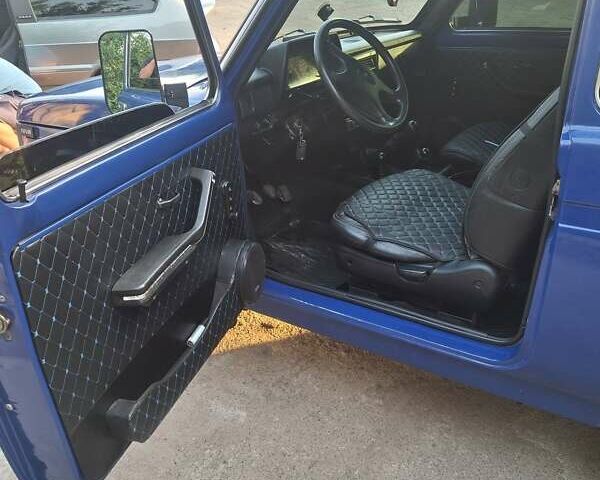 Синий ВАЗ 21213 Niva, объемом двигателя 1.6 л и пробегом 180 тыс. км за 4500 $, фото 20 на Automoto.ua